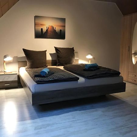 Monteur - Privat Zimmer Langerwehe Geich Eksteriør billede