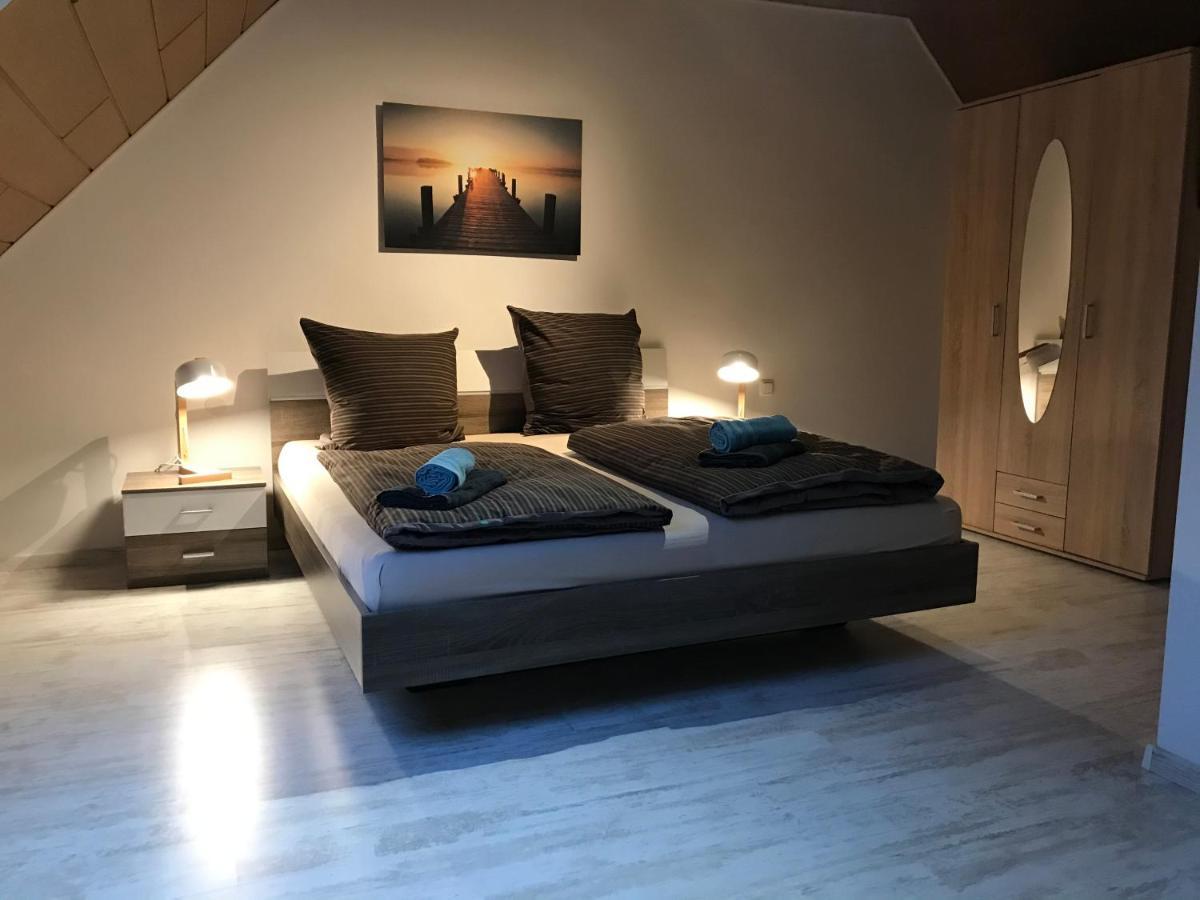 Monteur - Privat Zimmer Langerwehe Geich Eksteriør billede