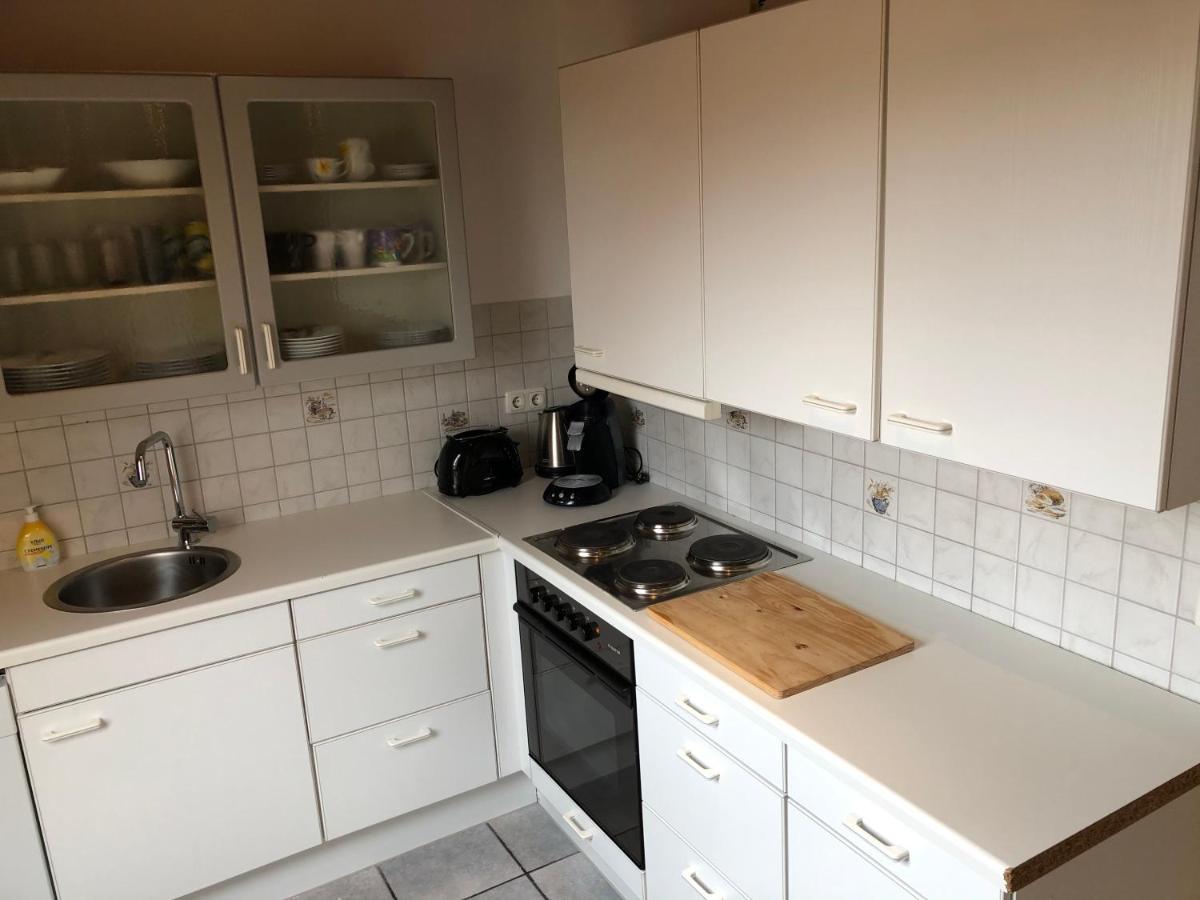 Monteur - Privat Zimmer Langerwehe Geich Eksteriør billede
