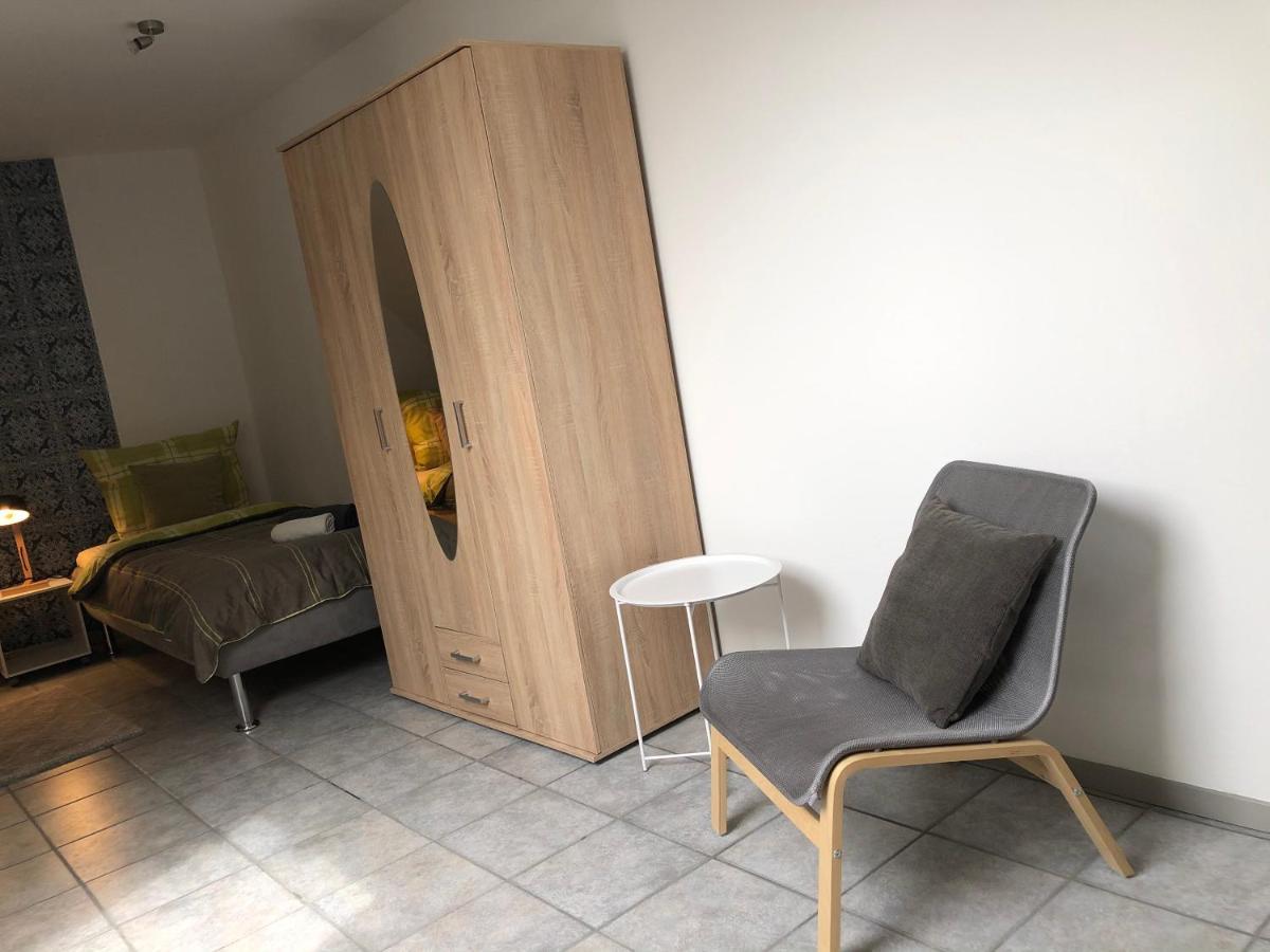 Monteur - Privat Zimmer Langerwehe Geich Eksteriør billede
